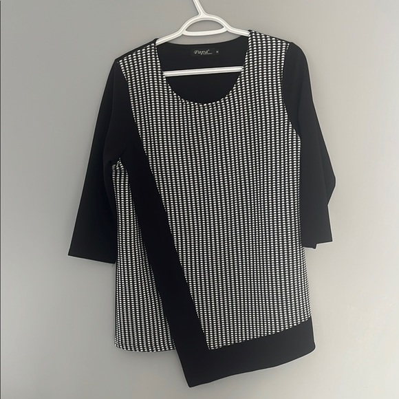 Elegant Black and White Top by Papa Vancouver - Picture 1 of 7